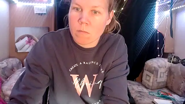 Snapshot of CallMeMaria chatting on 03.22.25 CallMeMaria online show from 03.22.25