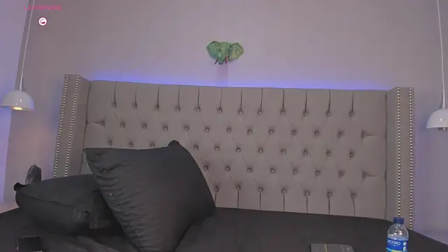 Snapshot of Emiliana_Rios chatting on 03.20.25 Emiliana Rios online show from 03.20.25