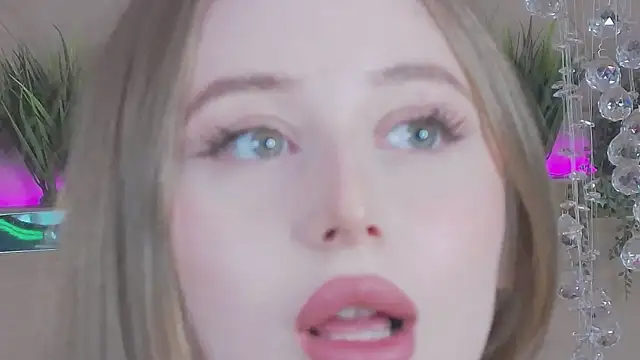 GraceSecrett online show from 03.18.25