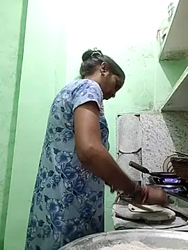 Hotty-Nidhi online show from 10.25.25