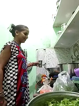 Hotty-Nidhi online show from 10.27.25