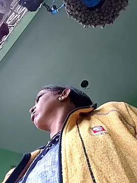 Hotty-Nidhi online show from 10.30.25