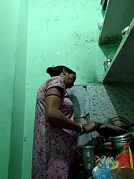 Hotty-Nidhi online show from 02.25.26