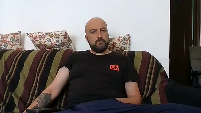 Snapshot of maxxxio12 chatting on 06.14.26 maxxxio12 online show from 06.14.26