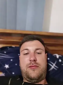 Snapshot of hugedickedd chatting on 05.17.26 hugedickedd online show from 05.17.26