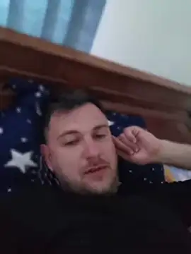 Snapshot of hugedickedd chatting on 05.19.26 hugedickedd online show from 05.19.26