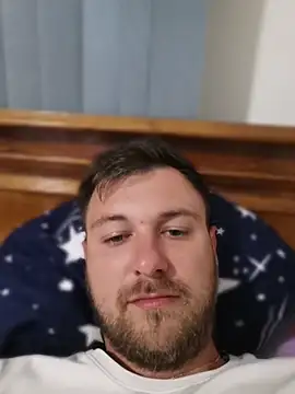 Snapshot of hugedickedd chatting on 05.31.26 hugedickedd online show from 05.31.26