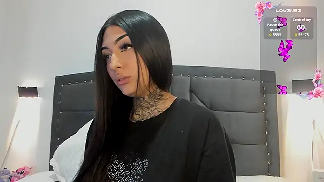 Lilith Thompson online show from 10.12.25