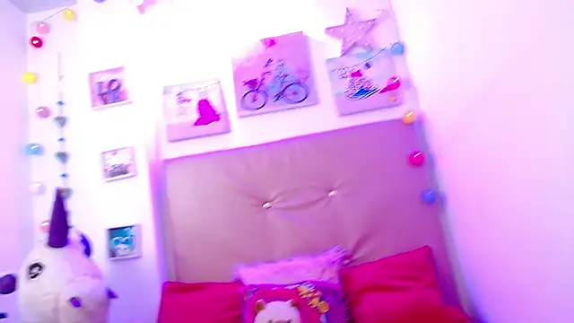 lili roussi online show from 03.12.25