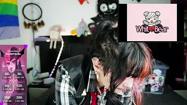 Snapshot of Devil_And_Princess chatting on 04.21.26 Devil And Princess online show from 04.21.26