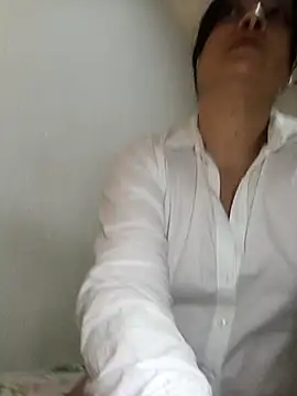 Snapshot of megan_milf79 chatting on 04.25.26 megan milf79 online show from 04.25.26