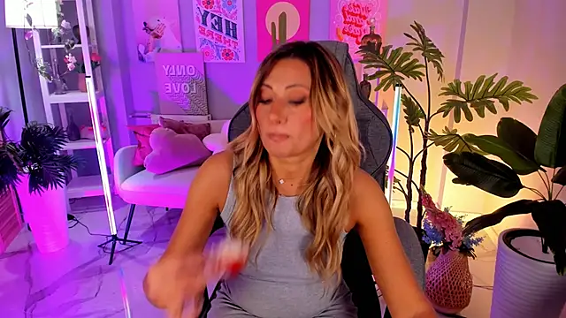 SarahAlluring online show from 09.22.25