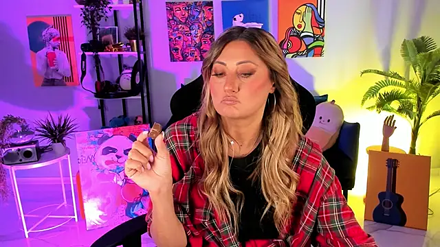 SarahAlluring online show from 10.11.25