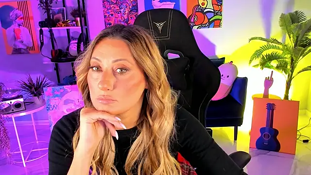 SarahAlluring online show from 10.16.25