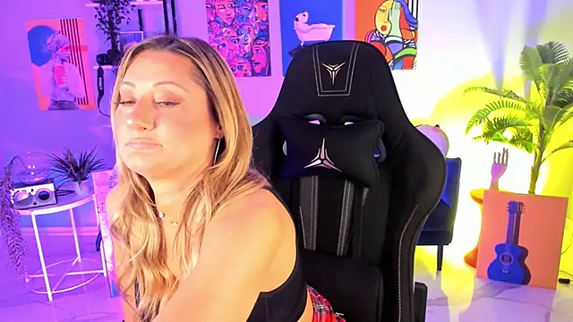 SarahAlluring online show from 11.03.25