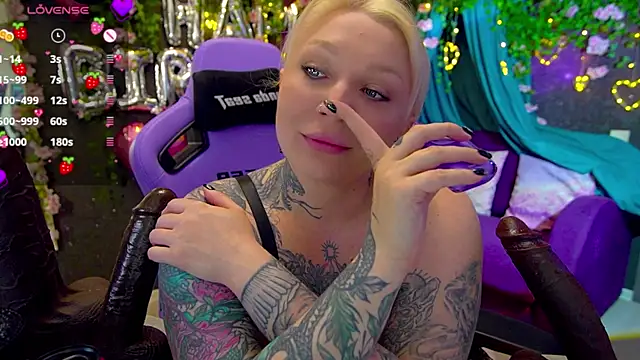 Snapshot of BlackedBarbie chatting on 06.19.26 BlackedBarbie online show from 06.19.26