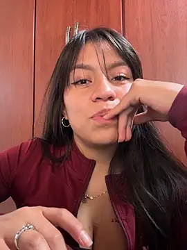 Snapshot of -Selene- chatting on 05.17.26 -Selene- online show from 05.17.26