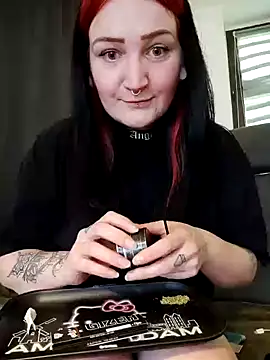 Snapshot of TiffiChantiT2 chatting on 05.10.26 TiffiChantiT2 online show from 05.10.26