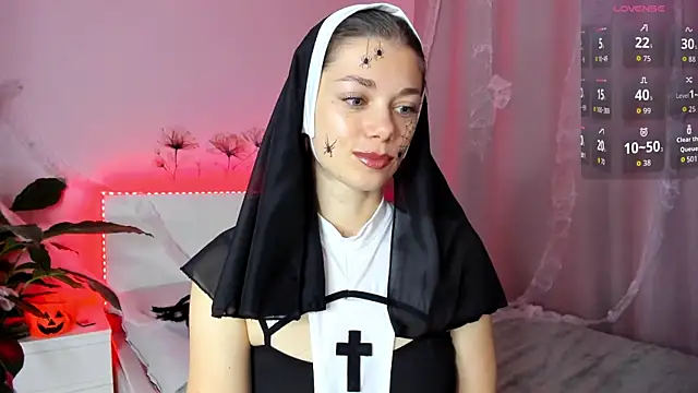 Eva McCoy online show from 10.28.25