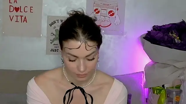 Snapshot of SweetDarling7 chatting on 06.19.26 SweetDarling7 online show from 06.19.26