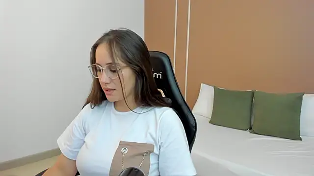 sophia martinezz  online show from 09.26.25