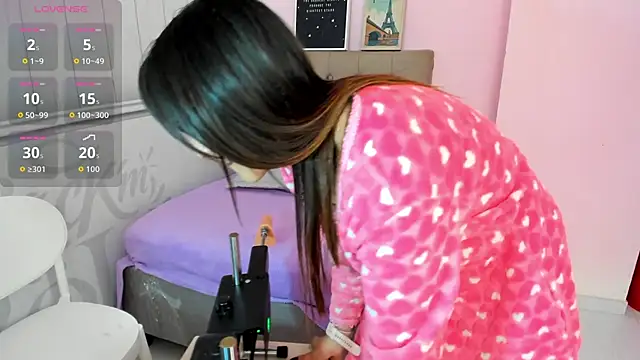 Snapshot of Tania_Duque chatting on 09.20.25 Tania Duque online show from 09.20.25