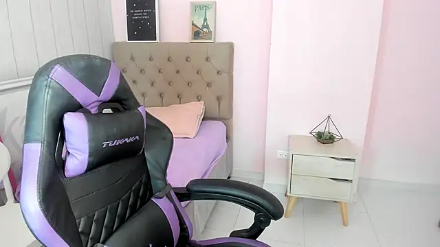 Tania Duque online show from 11.27.25