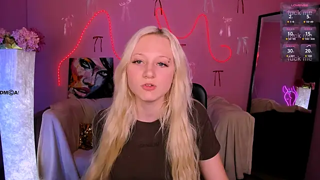 Snapshot of madam_uliis chatting on 04.14.26 madam uliis online show from 04.14.26