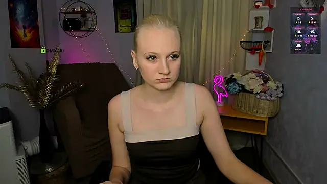 Snapshot of madam_uliis chatting on 05.28.26 madam uliis online show from 05.28.26