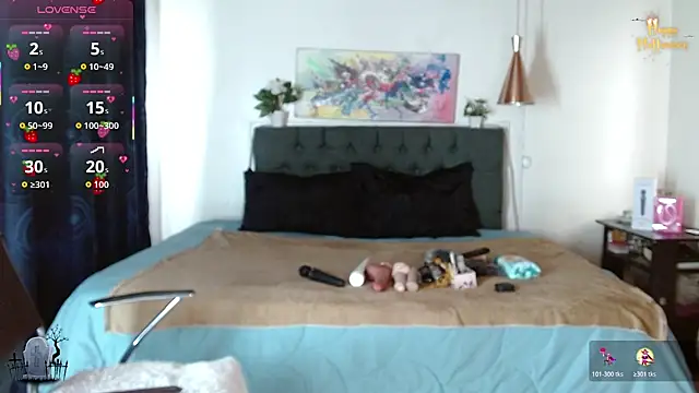 mia velvet1 online show from 10.30.25