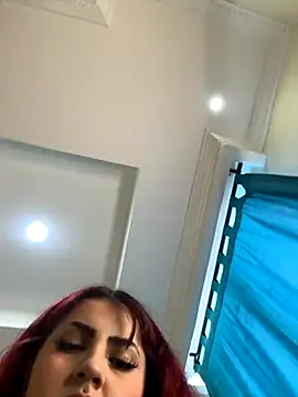 Snapshot of Ivelleee_ chatting on 09.16.25 Ivelleee  online show from 09.16.25