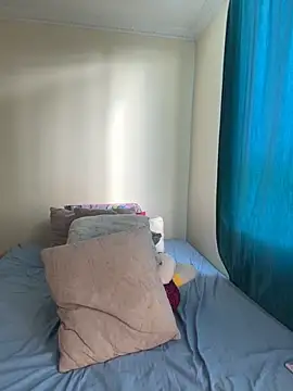 Snapshot of Ivelleee_ chatting on 09.19.25 Ivelleee  online show from 09.19.25