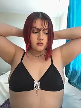 Snapshot of Ivelleee_ chatting on 10.02.25 Ivelleee  online show from 10.02.25