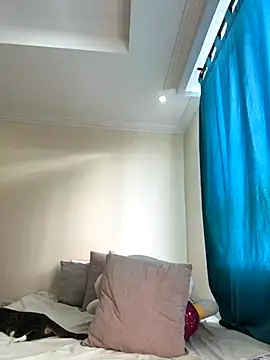 Snapshot of Ivelleee_ chatting on 10.09.25 Ivelleee  online show from 10.09.25