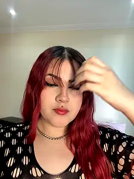 Snapshot of Ivelleee_ chatting on 10.15.25 Ivelleee  online show from 10.15.25