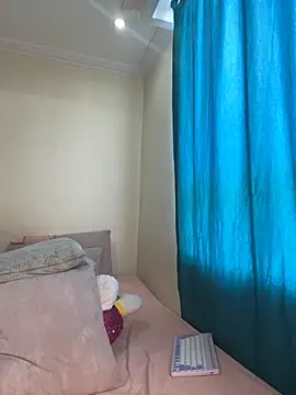 Ivelleee  online show from 11.08.25