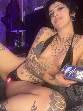 Snapshot of littleinkedblaise666 chatting on 11.23.25 littleinkedblaise666 online show from 11.23.25