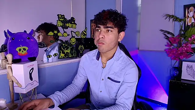 LucasCarterr  online show from 10.20.25