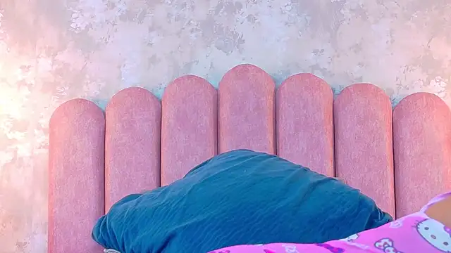 CamilaJohnston online show from 11.21.25