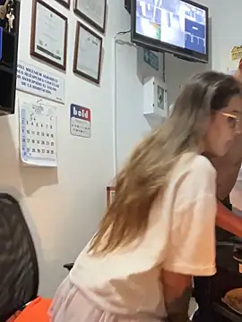 Snapshot of Lola_Terry chatting on 03.11.25 Lola Terry online show from 03.11.25