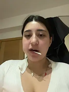 Snapshot of SashaLuss_ chatting on 06.20.26 SashaLuss online show from 06.20.26
