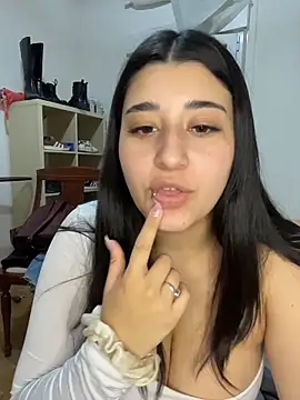 Snapshot of SashaLuss_ chatting on 06.28.26 SashaLuss online show from 06.28.26