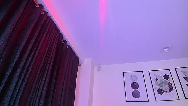 Snapshot of Karin_Ks chatting on 03.18.25 Karin Ks online show from 03.18.25