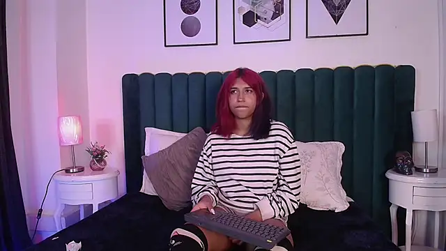 Snapshot of Karin_Ks chatting on 03.21.25 Karin Ks online show from 03.21.25