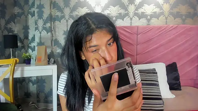 Snapshot of Karin_Ks chatting on 10.16.25 Karin Ks online show from 10.16.25