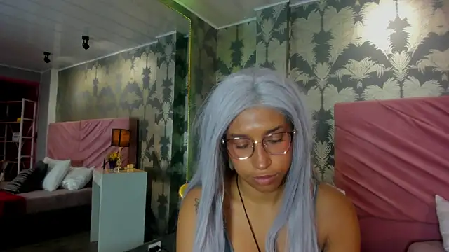 Snapshot of Karin_Ks chatting on 11.21.25 Karin Ks online show from 11.21.25