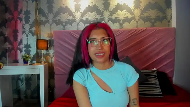 Snapshot of Karin_Ks chatting on 12.20.25 Karin Ks online show from 12.20.25