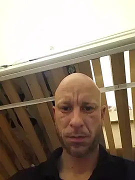 Snapshot of svenpfeifer chatting on 02.25.26 svenpfeifer online show from 02.25.26