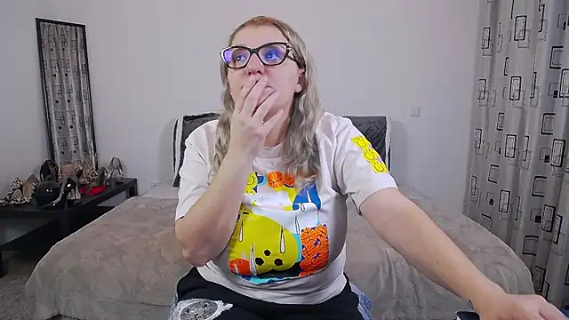 Snapshot of SharronAlexa chatting on 02.05.26 SharronAlexa online show from 02.05.26