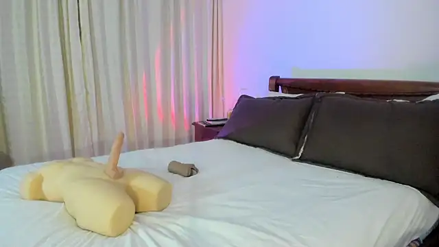 Hat girl online show from 09.30.25